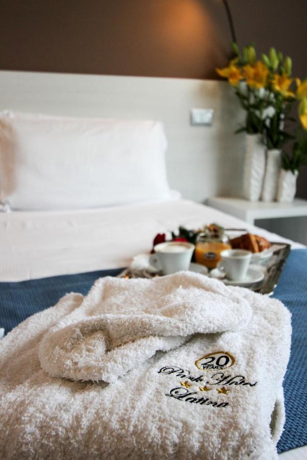 Park Hotel Latina Bagian luar foto